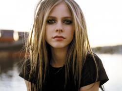 Przycinanie mp3 piosenek Avril Lavigne za darmo online.